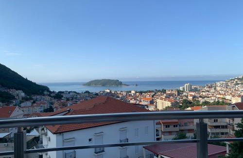 Podmaine Apartment | Penthouse Budva - privater Aufzug aus der Garage, 4 Schlafzimmer, Luxus pur