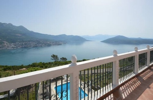 Igalo Apartment | Penthouse @ Casa Paradiso