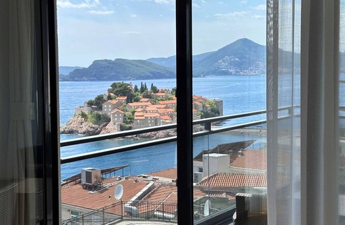 Sveti Stefan Apartment | Penthouse Radonic | Sveti Stefan Island View