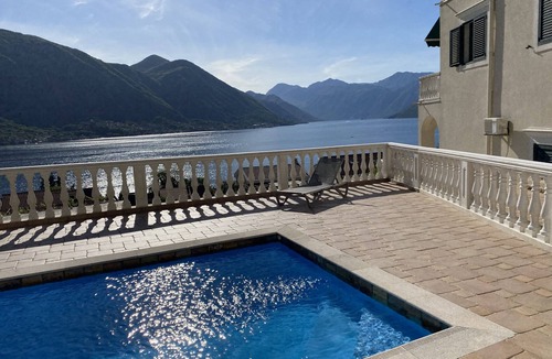 Dobrota Apartment | Penthouse with spectacular view - pool and free parking