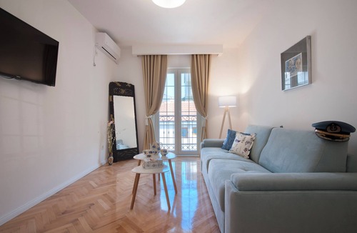 Prijevor Apartment | Perfect 1-bedroom apartment with AC in charming Budva