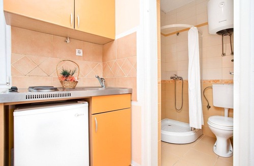 Prijevor Apartment | Perfect Budva Stay Near the Sea & Aqua Park - One Bedroom Apartment 3/1