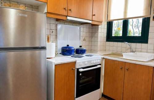 Rafina House | Perivolakia Garden View - Rafina Stay Near Airport