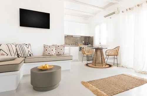 Apollonia House | Perla Suites - Delmar Collection