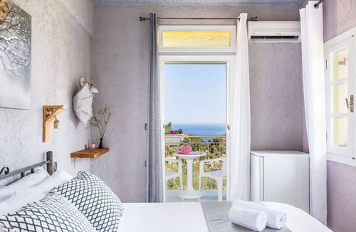 Stafylos Apartment | Persephone Seaview Room - Ariadne Skopelos Getaway