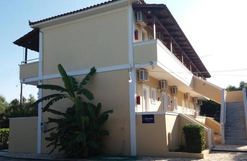 Agrilia Apartment | Pet-Friendly Studio Apartment Aquarius 9 with Sea View & Balcony