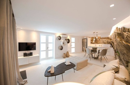 Tourlos Villa | Petalite Suite - One Bedroom Villa, Sleeps 4