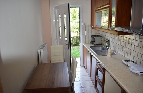 Kalambaka Apartment | Petit House Under The Rocks
