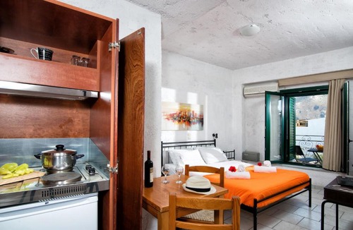 Limenas Chersonisou Apartment | Petite Studio Amazing Mountain View