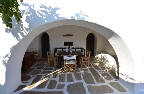 Ios Town Apartment | Petra Holiday Village
