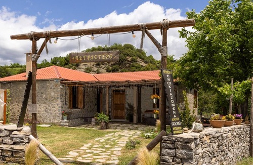 Agrafa Apartment | petrastero mountain Retreat-Agrafa