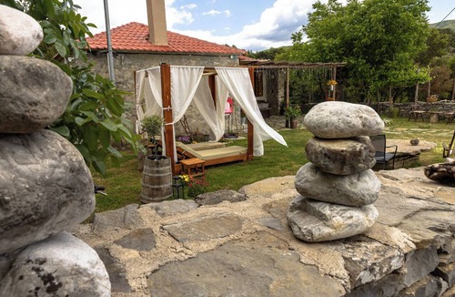 Agrafa Apartment | petrastero mountain Retreat-Agrafa
