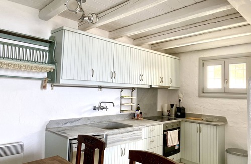 Nea Cryssi Akti House | Petro's Villa Sarakiniko