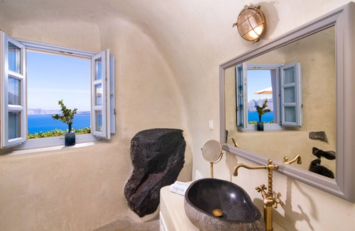 Oia Hotel | Pezoules of Oia