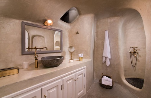 Oia Hotel | Pezoules of Oia