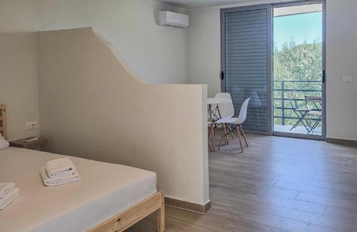 Himare Apartment | PH Olive Mountain Escape in Himarë
