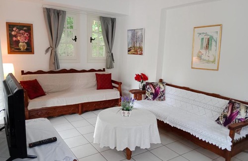 Agios Ioannis Apartment | Philly's sea side apartment