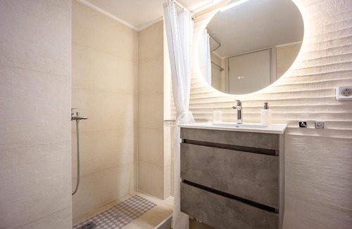 Dafni-Ymittos Apartment | Philon's City Retreat - Near Athens Center