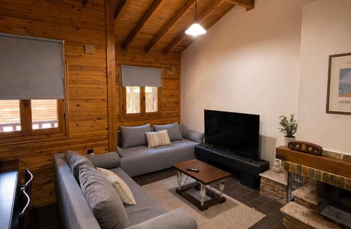 Servia Ski Chalet | Pierian Chalets by TETOS - Cozy