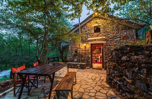 Artemisia Ski Chalet | Pine Forest Chalet 1400m | Cinema & Fireplace
