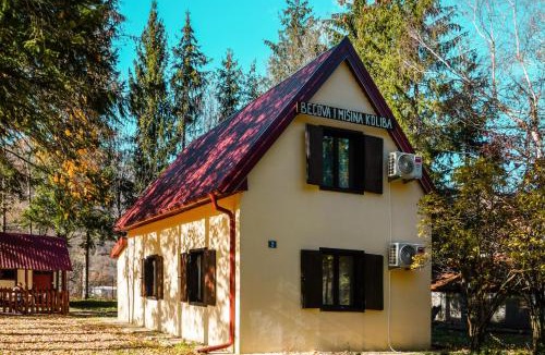 Kolasin Municipality House | Pineview House