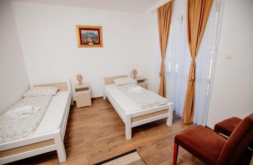 Pluzine House | Piva lake