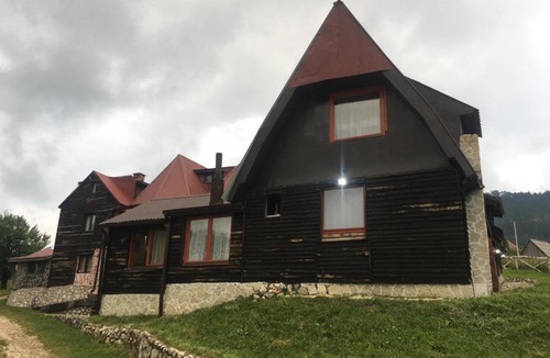 Ninkovici House | Planinarski dom kula avdović