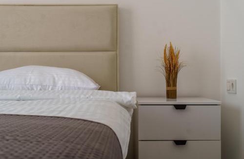 Zeljeznica Apartment | PMTR Residence Apartments with swimming pool in Bar