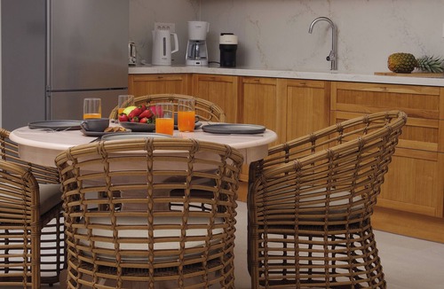 Megas Gialos Hotel | Pnoe Villas Syros