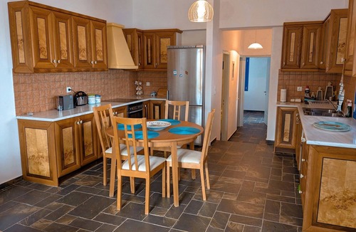 Loutra Apartment | PNOES Kythnos - Seaside Escape