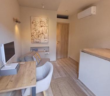 Porto Rafti Apartment | Pool apartment 5 minutes walk from beach