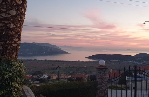 Anavyssos House | Pool Studio with panoramic view to the sea & mountains
