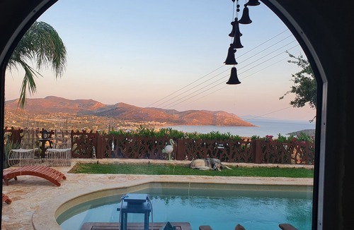 Anavyssos House | Pool Studio with panoramic view to the sea & mountains