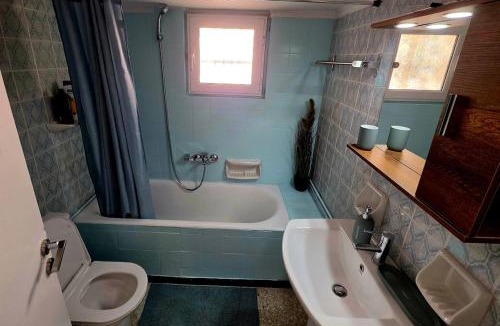 Rafina-Pikermi Apartment | Port Hub 10 min & Airport Hub 20 min