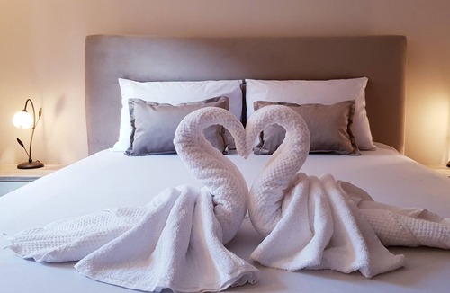 Grahovo Apartment | Porto Bello Lux Apartment with Swimming pool and balcony with view.