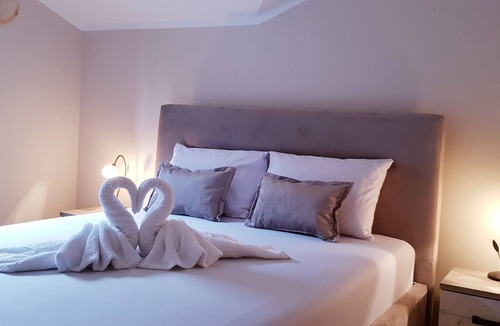 Grahovo Apartment | Porto Bello Lux Apartment with Swimming pool and balcony with view.