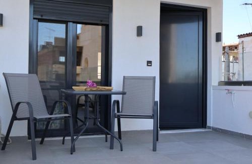 Piraeus Apartment | Porto Piraeus Suites Near Maniatika Metro Station-B1