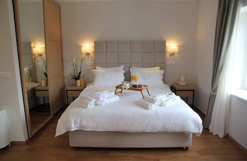 Spetses Hotel | Porto Vecchio Luxury Suites