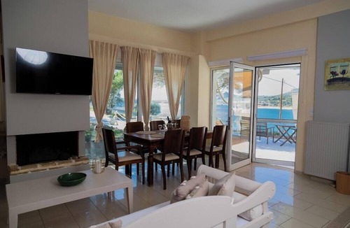 Lavreotiki Hotel | Poseidon Apartments & Villas by the Sea