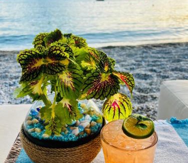 Lakones Apartment | Poseidon Beach Bar & Restaurant Apartments