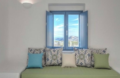 Santorini Villa | Premium Santorini Apartment | 1 Bedroom Suite | Apartment Grim