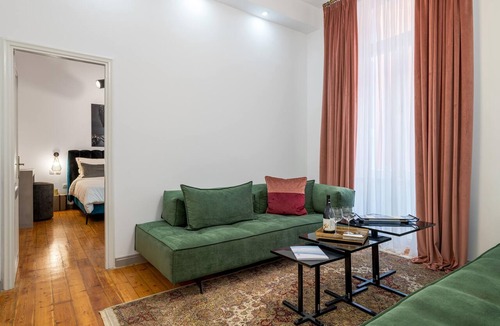 Plaka Apartment | Presidential Suite by 2 Mazi Suites