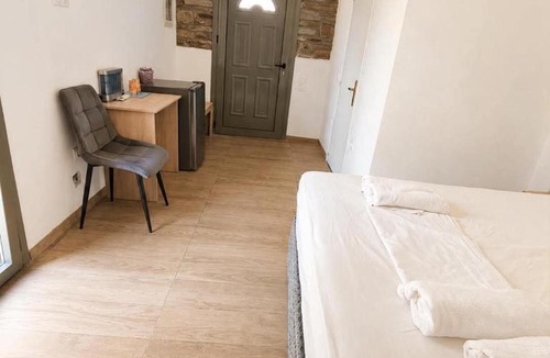 Gavrio Apartment | Prestige Rooms Andros