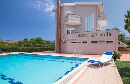 Apokoronas Villa | Private 4-Bedroom villa, large pool, amazing gardens, relaxing family vacations