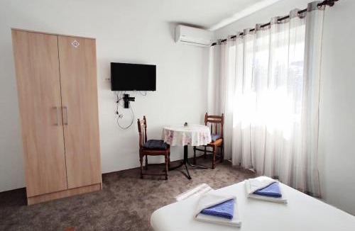 Bijela Apartment | Private En Suite Room Matkovic. Kotor Bay