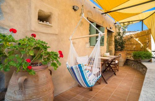 Lastros Apartment | Private studio in historic house