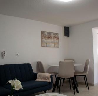 Burtaisi Apartment | Private Sunny Hills Apartment