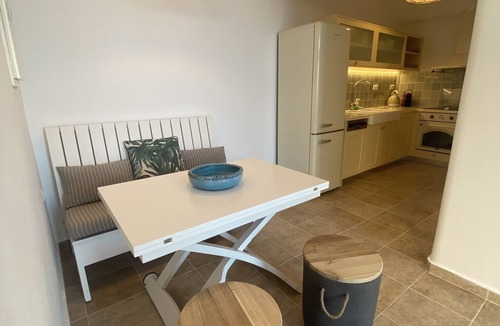 Vourvoulos Villa | Private villa with jaccuzzi two minutes walking from caldera area