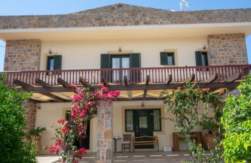 Malia House | Private Villa With Outdoor Jacuzzi