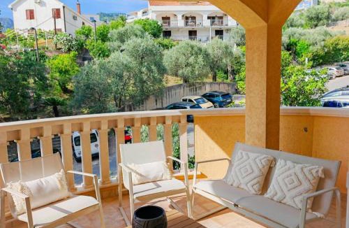 Przno Apartment | Pržno Coastal Dream - Luxury Spacious Holiday Condo with Sea view